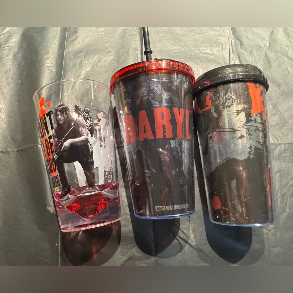 The Walking Dead • 2 Thermal Type • 1 Juice Like Cup